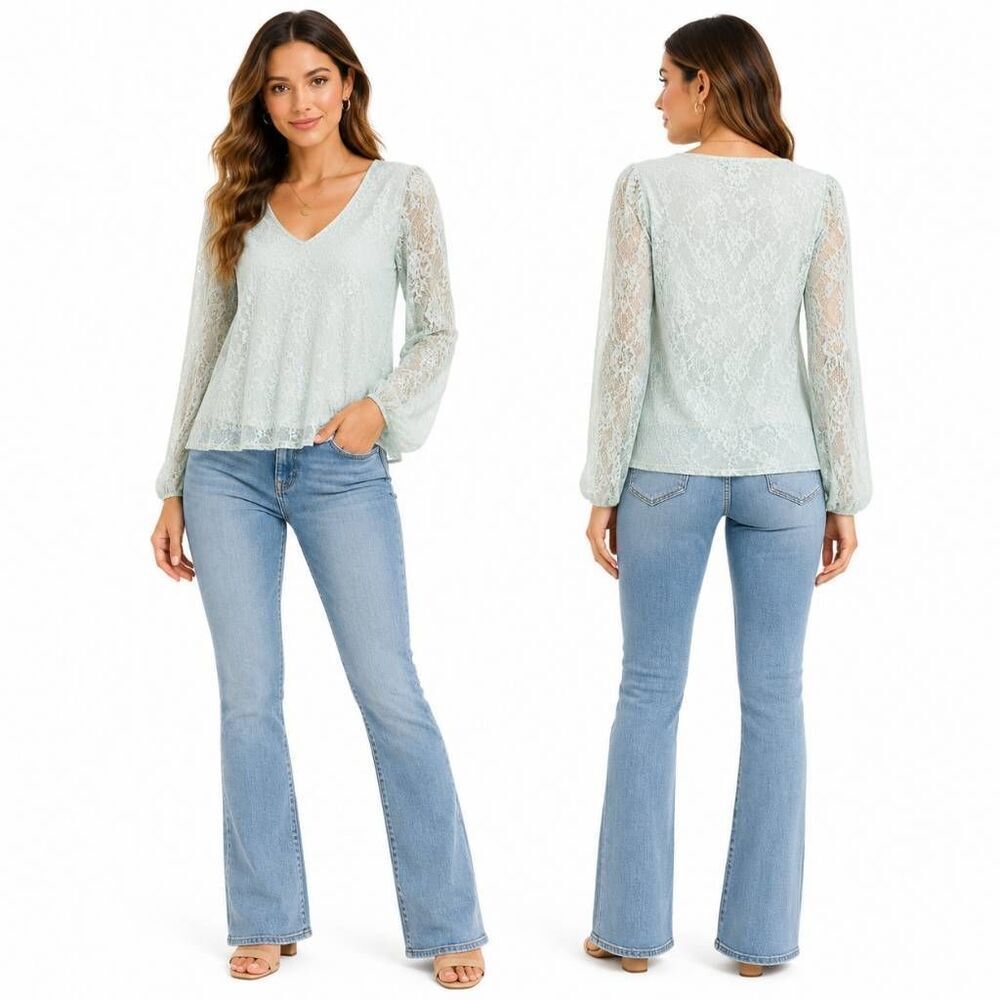 Daytrip Large Blue Lace LS Top